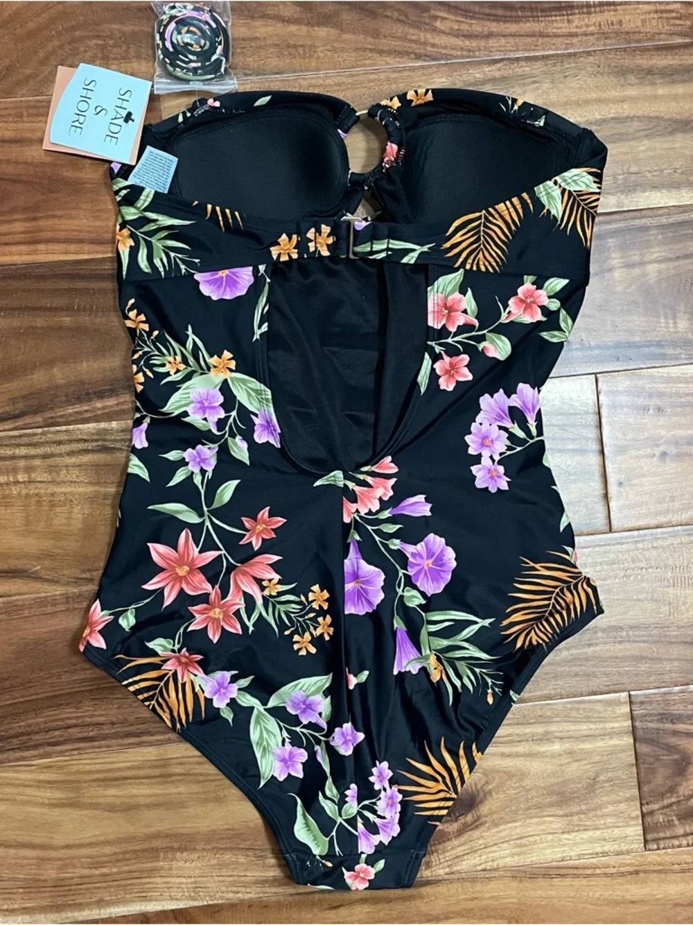 Shade & Shore Women's Full Coverage Tummy Control One
Piece Swimsuit Floral M - Picture 4 of 11